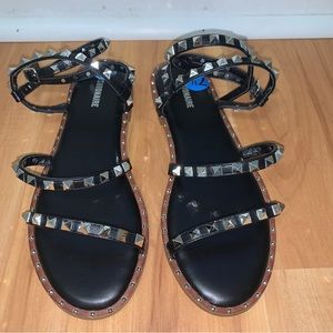 Cushionaire Studded Black Sandals Size 7.5 New